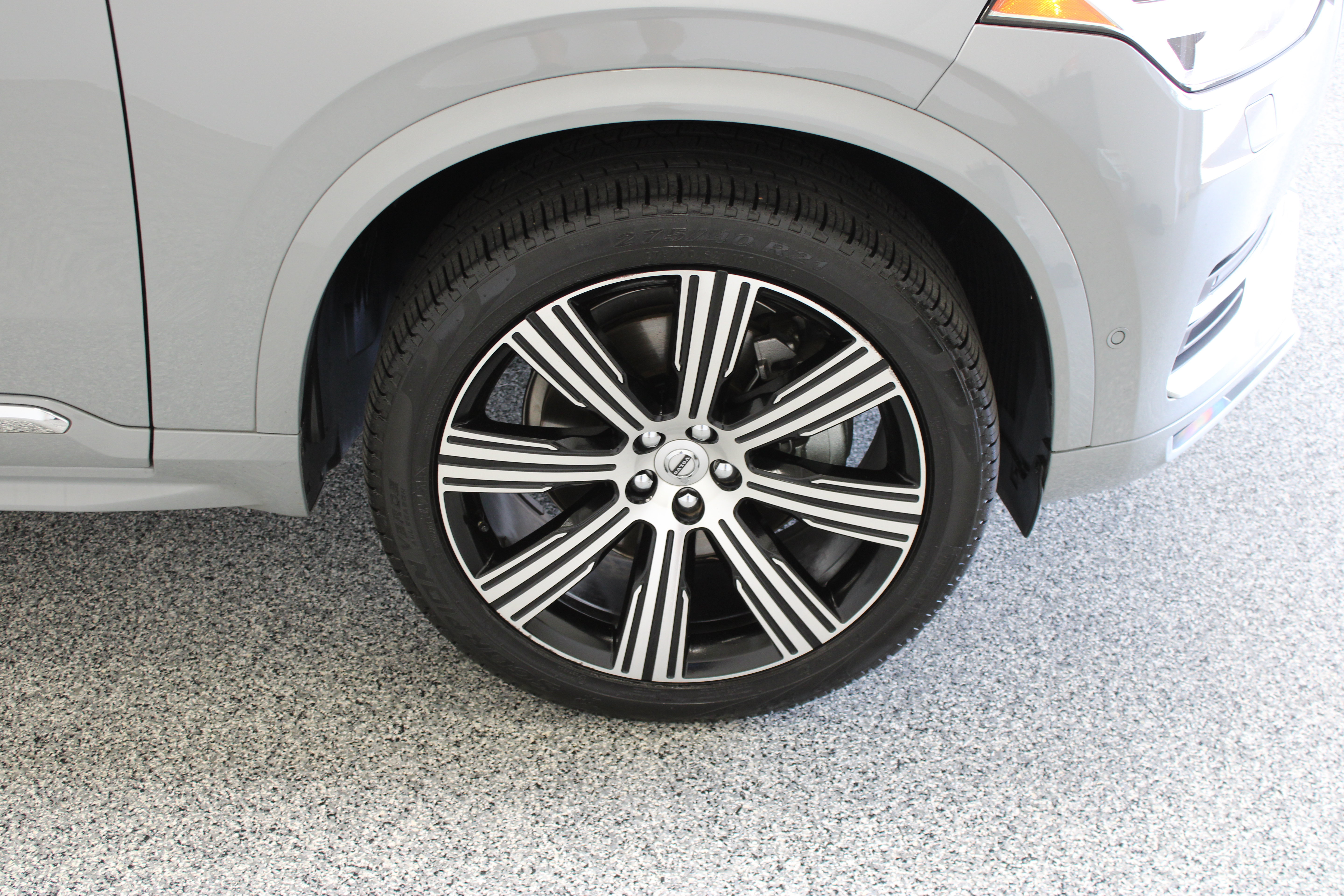 Used 2025 Volvo XC90 B6 Ultra w/ Protection Package Premier AWD/4WD image 5
