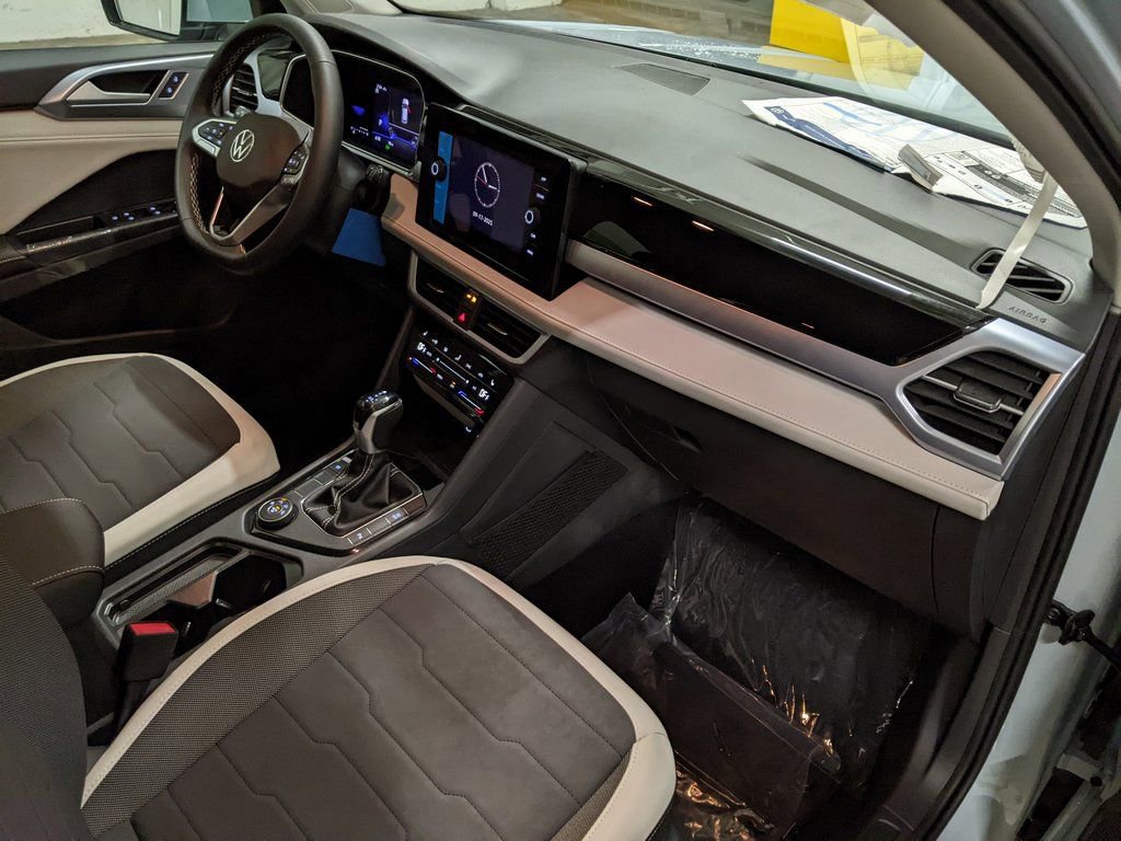 New 2026 Volkswagen Taos SE image 20