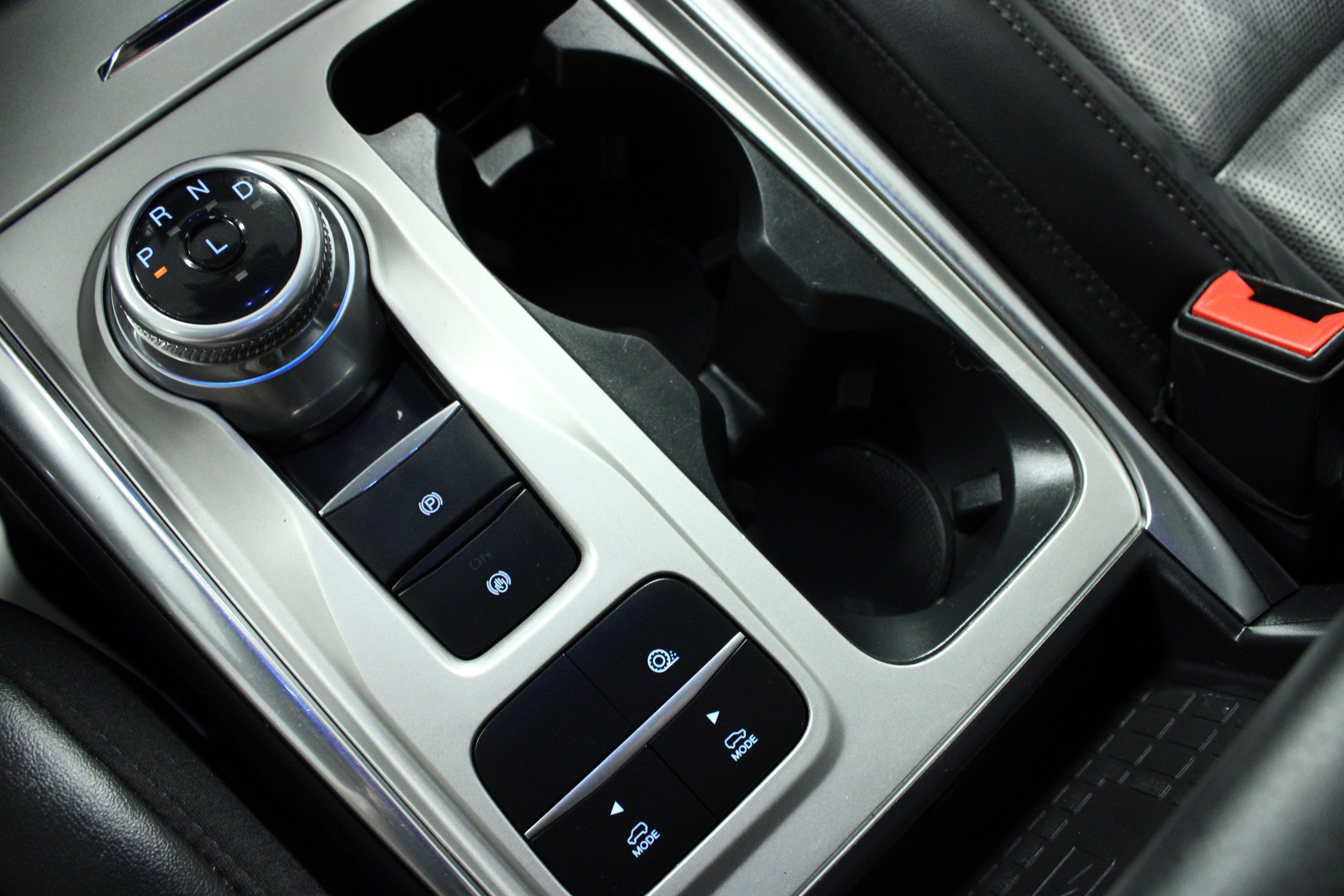 Used 2022 Ford Explorer Platinum w/ Technology Package RWD image 24