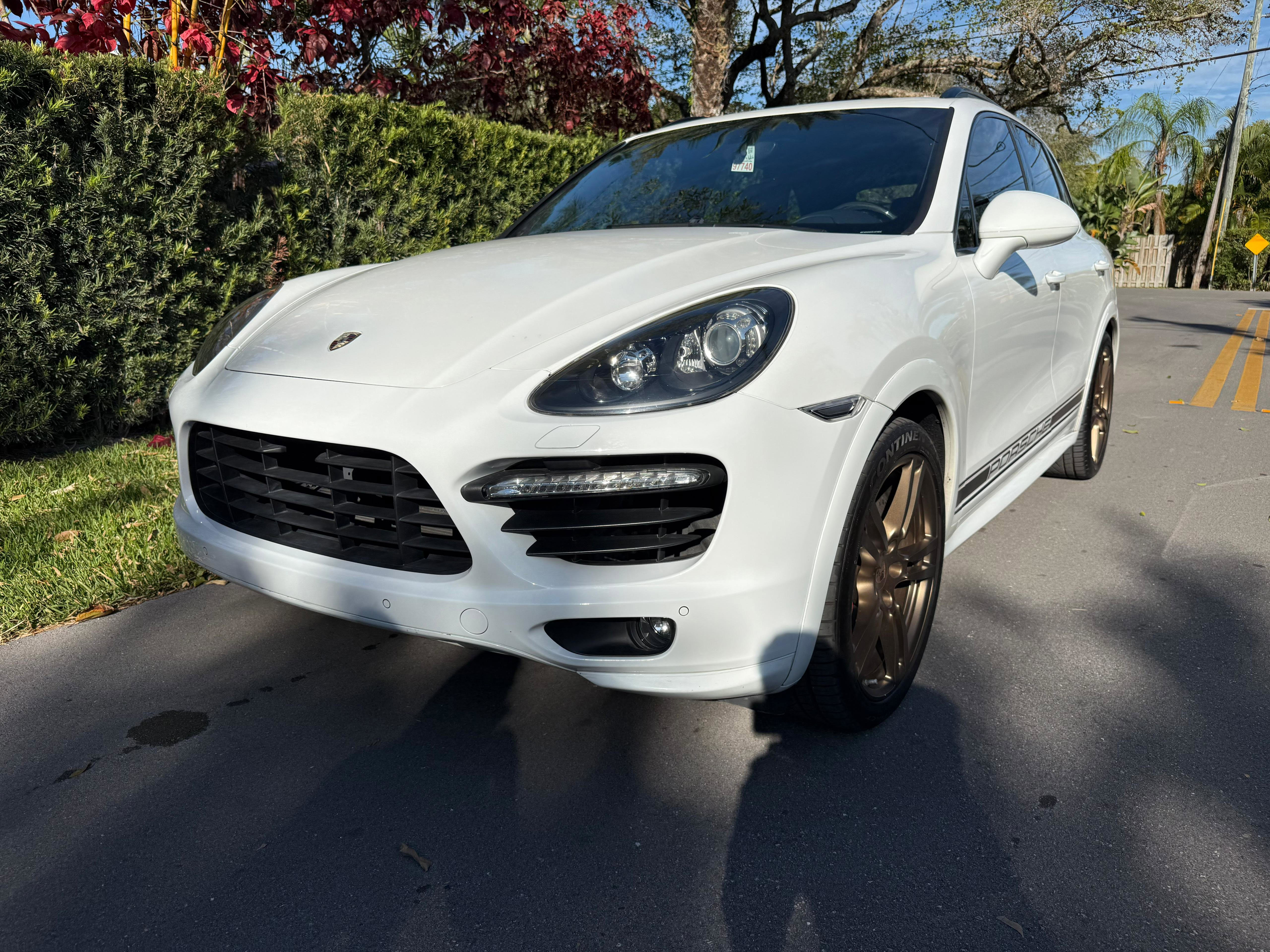 Used 2014 Porsche Cayenne GTS image 7