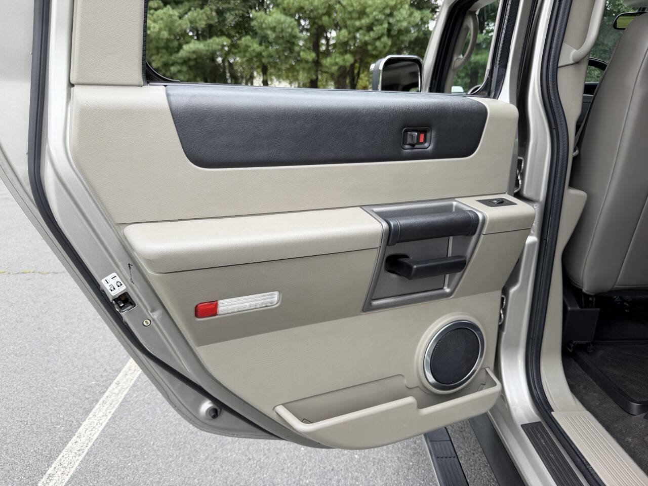 Used 2003 HUMMER H2 w/ Preferred Equipment Group AWD/4WD image 31