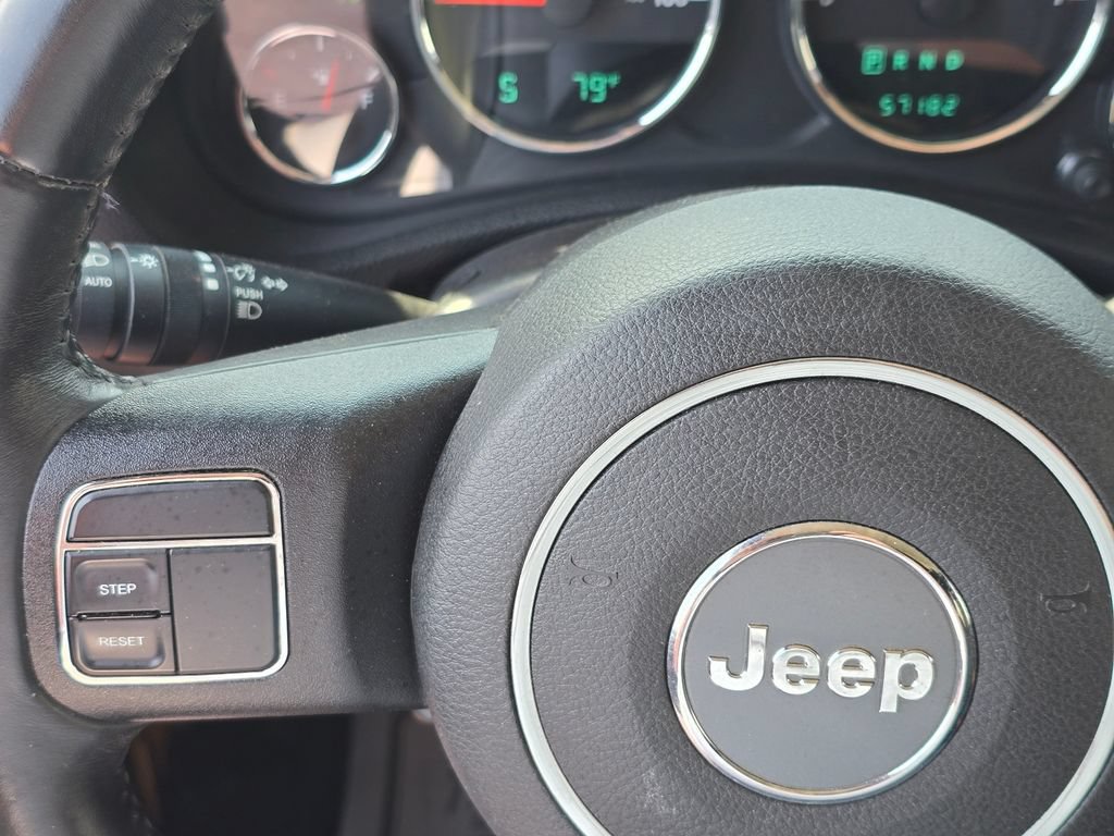 Used 2013 Jeep Wrangler Rubicon w/ PWR Convenience Group AWD/4WD image 14