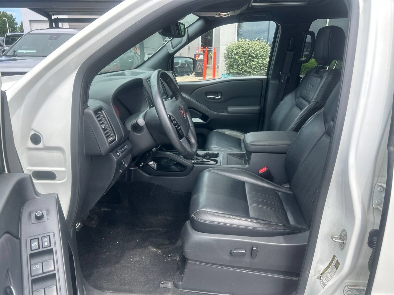 Used 2022 Nissan Frontier PRO-4X AWD/4WD image 11