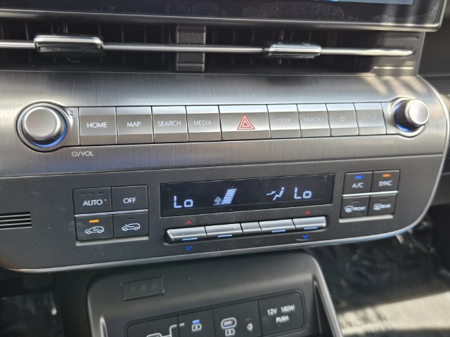 Used 2024 Hyundai Kona Limited FWD image 17