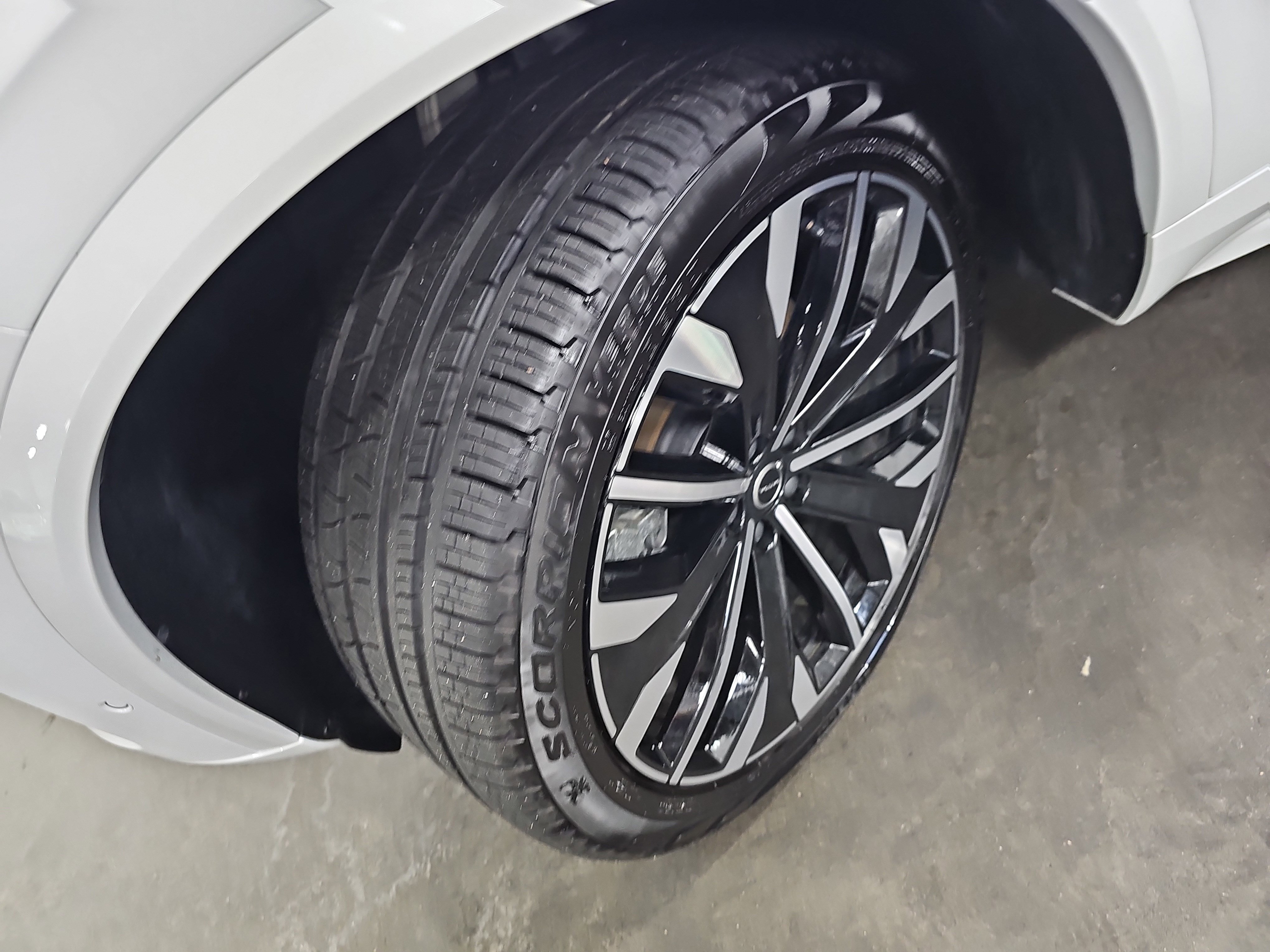 Used 2025 Volvo XC90 T8 Ultra w/ Protection Package Premier image 34