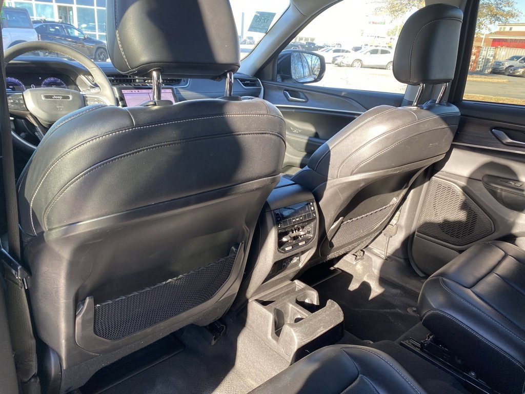 Used 2023 Jeep Grand Cherokee L Limited w/ Luxury Tech Group II image 30