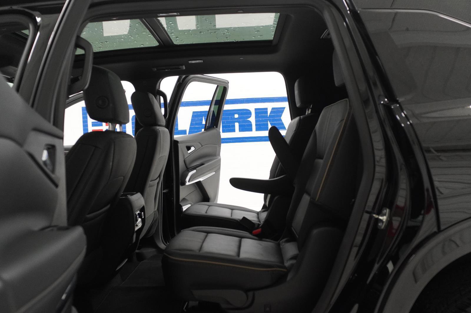 Used 2025 Chevrolet Traverse High Country w/ LPO, Floor Liner Package FWD image 40