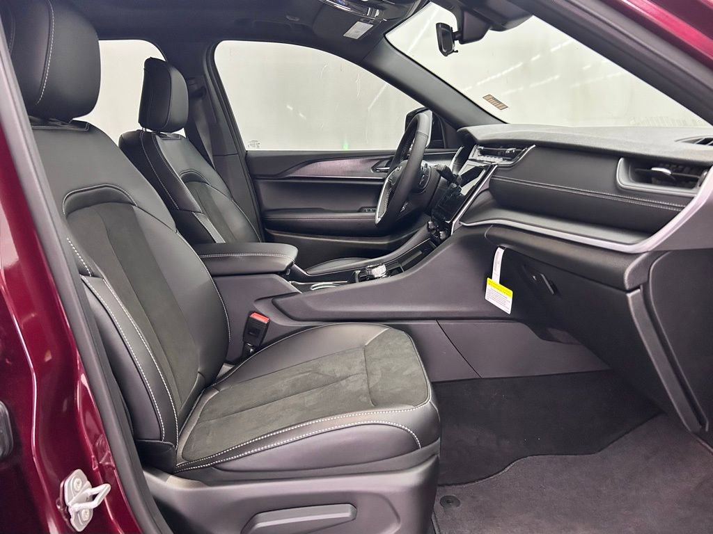 New 2025 Jeep Grand Cherokee 4WD image 23