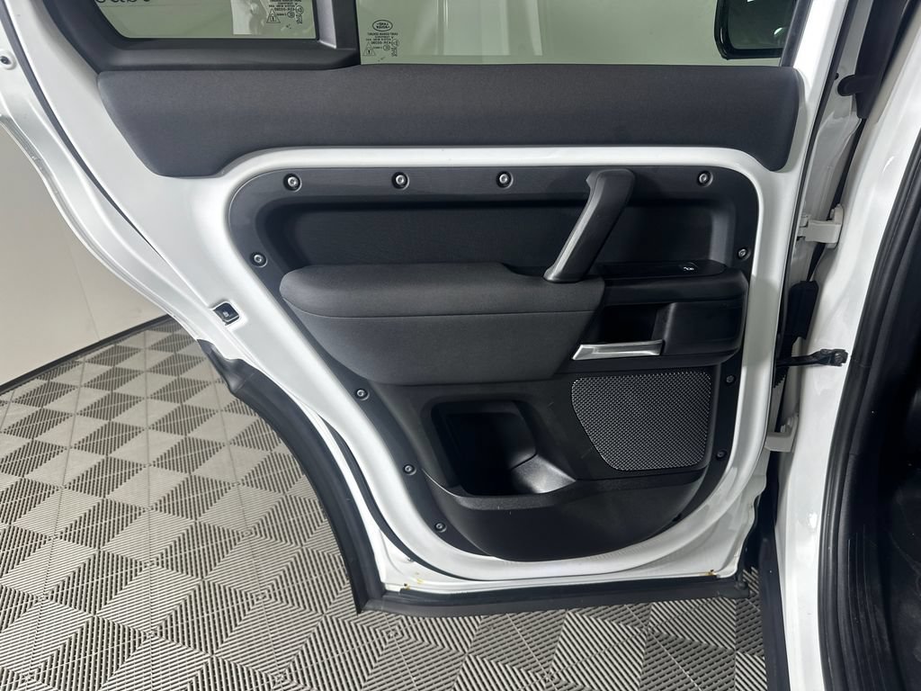 Used 2022 Land Rover Defender 110 AWD/4WD image 21