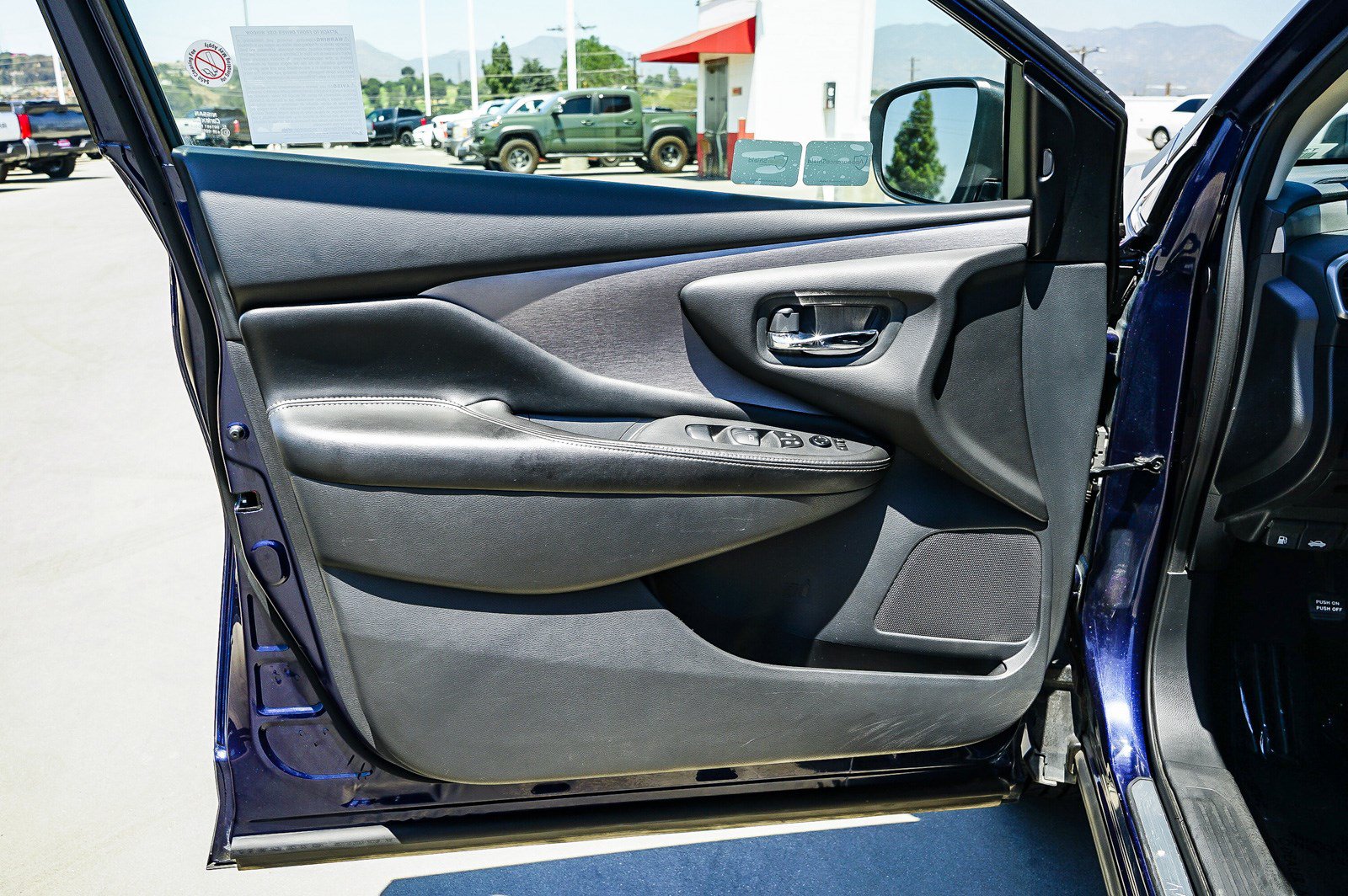 Used 2023 Nissan Murano S AWD/4WD image 22
