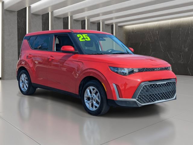Used 2025 Kia Soul LX w/ LX Technology Package image 8