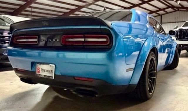 Used 2023 Dodge Challenger SRT Hellcat RWD image 2