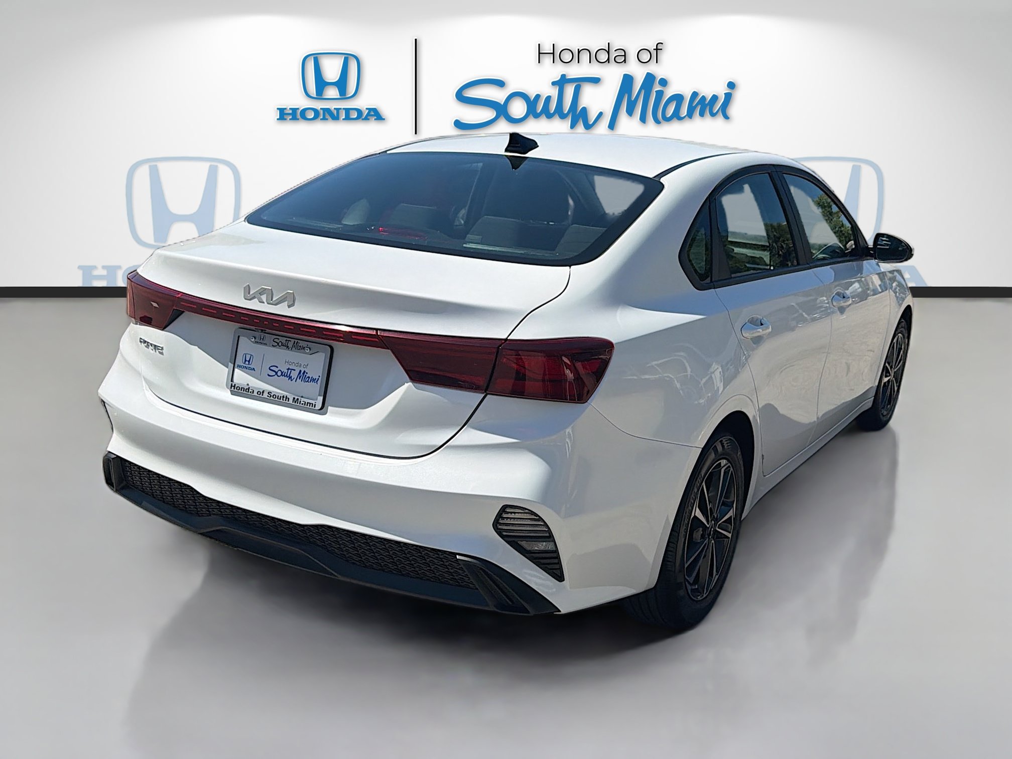 Used 2023 Kia Forte LXS FWD image 7