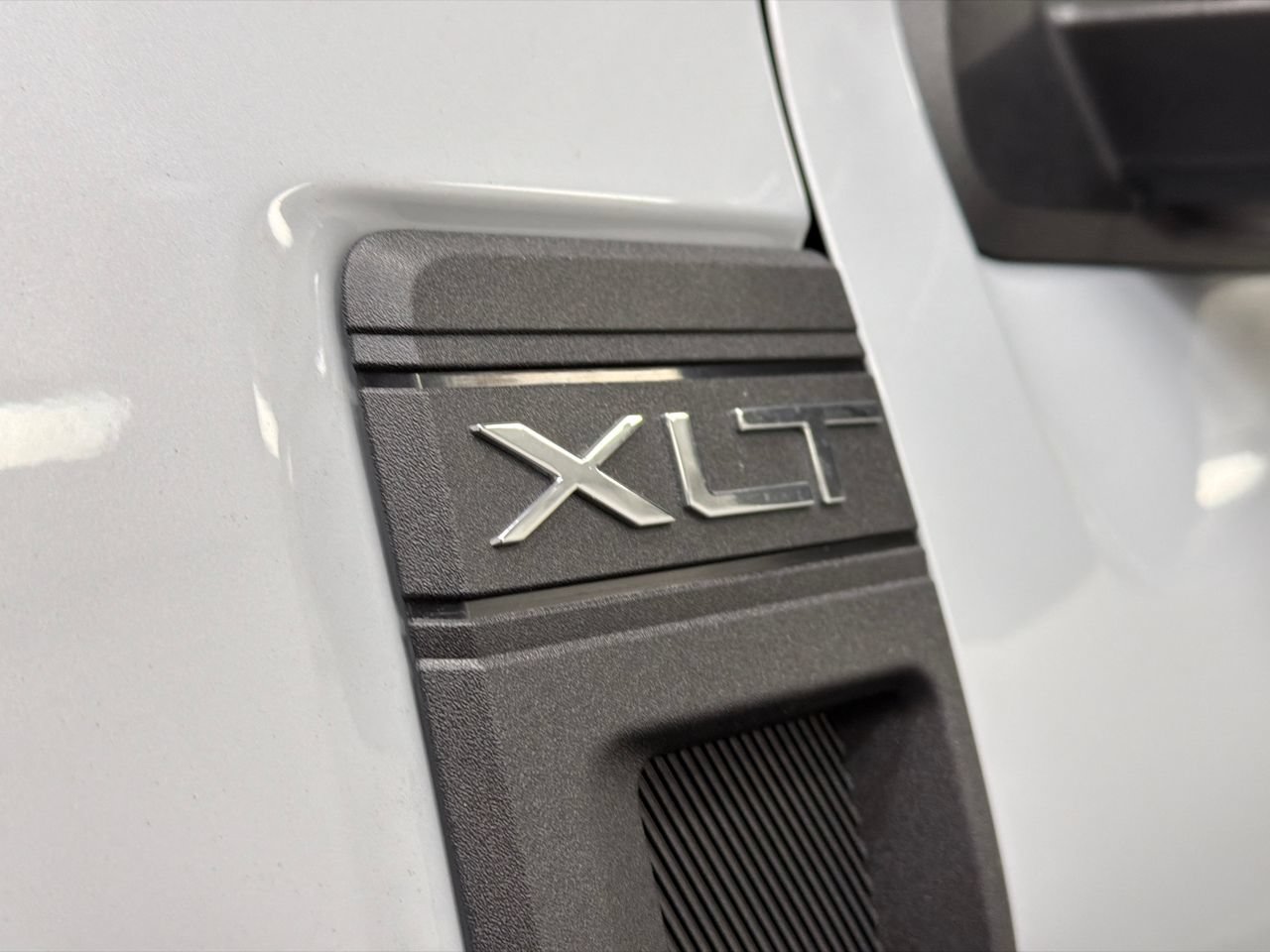 New 2026 Ford Maverick XLT w/ XLT Luxury Package FWD image 12