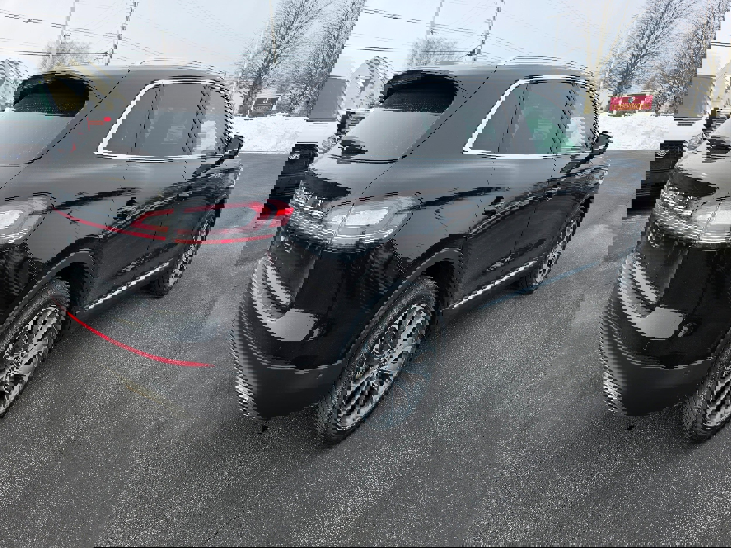 Used 2022 Lincoln Nautilus Reserve w/ Equipment Group 201A image 4