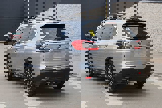 Used 2023 Subaru Ascent Touring image 3