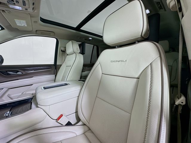 Used 2024 GMC Yukon Denali w/ Denali Reserve Package image 23