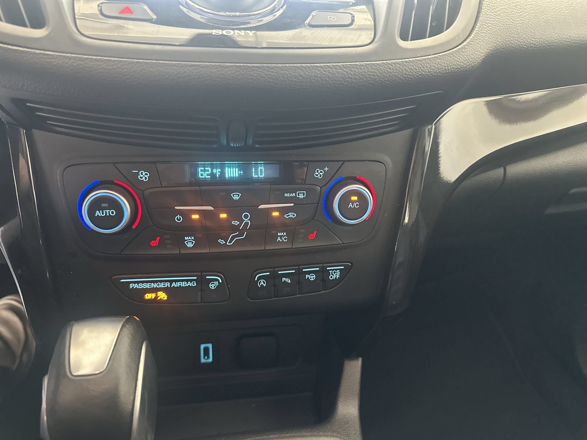Used 2019 Ford Escape Titanium FWD image 17