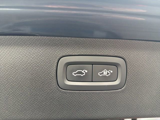 Used 2022 Volvo XC90 T6 Momentum w/ Climate Package image 29