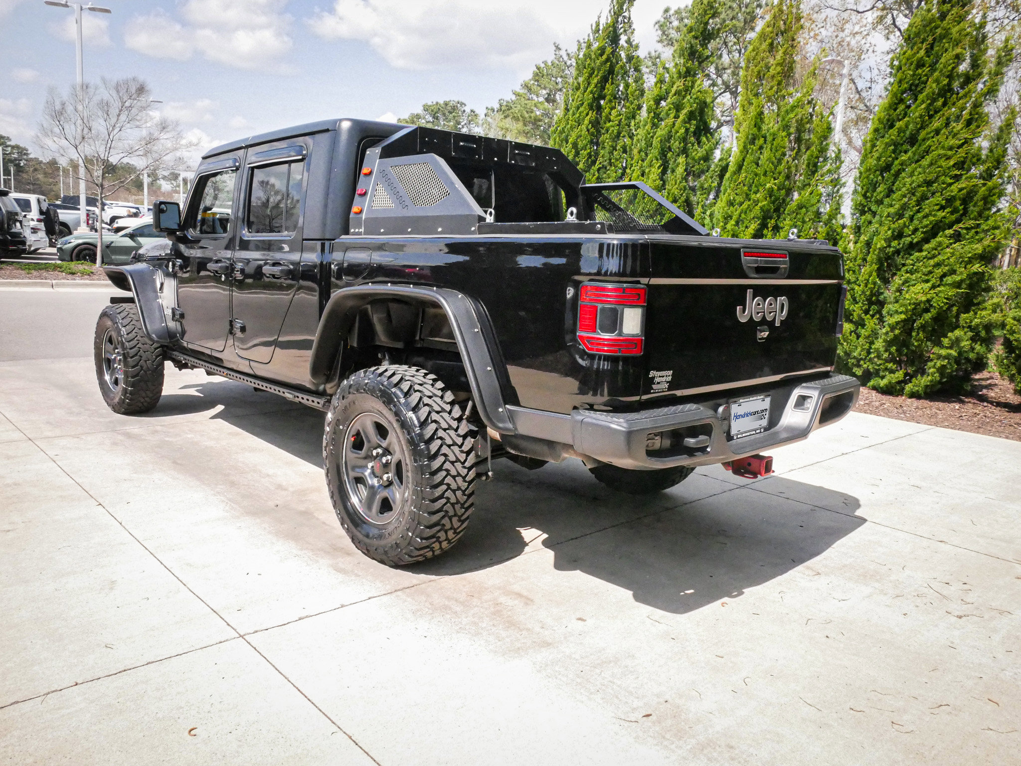 Used 2021 Jeep Gladiator Sport image 8