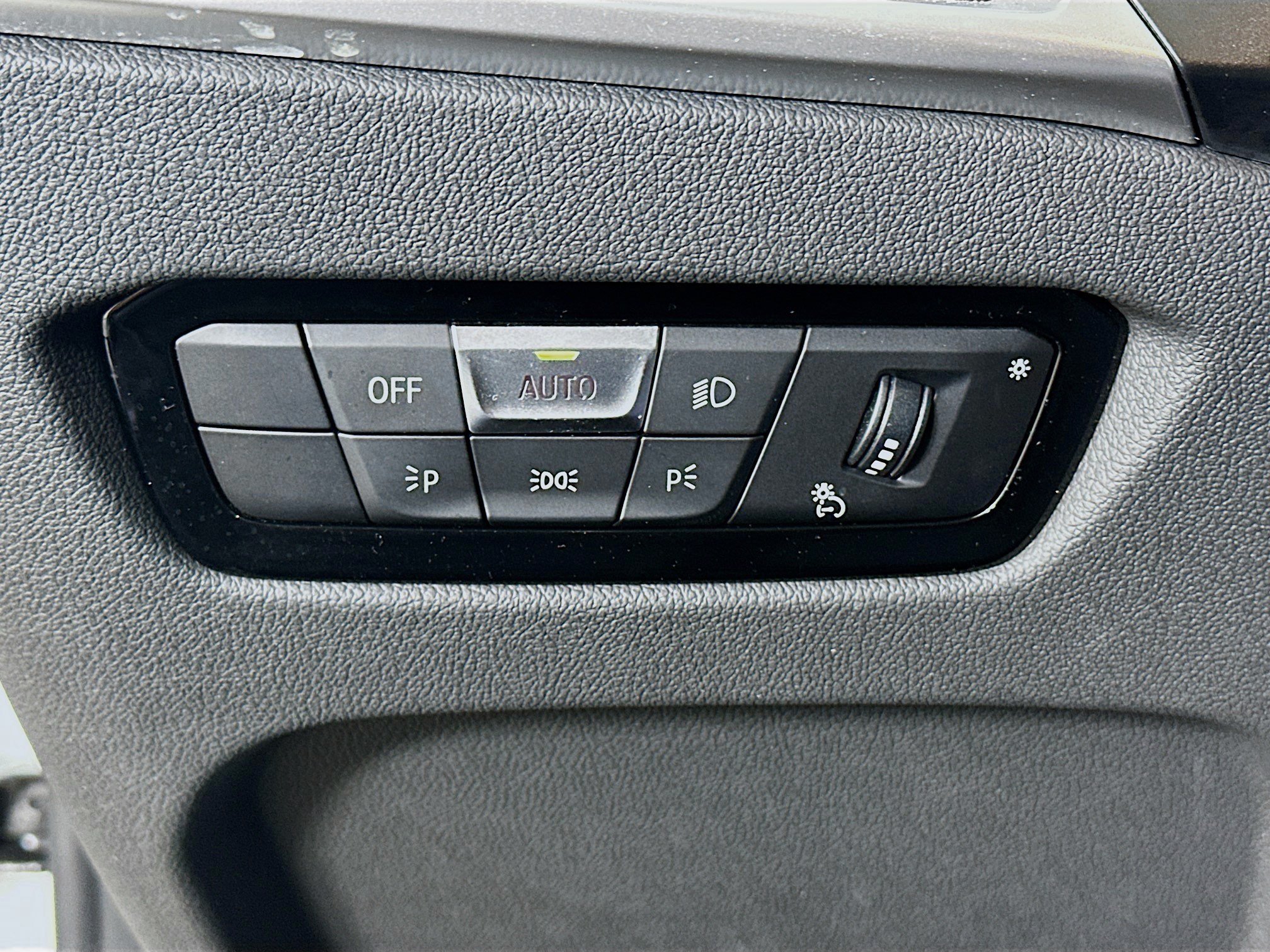 Used 2025 BMW 330i Sedan RWD image 17