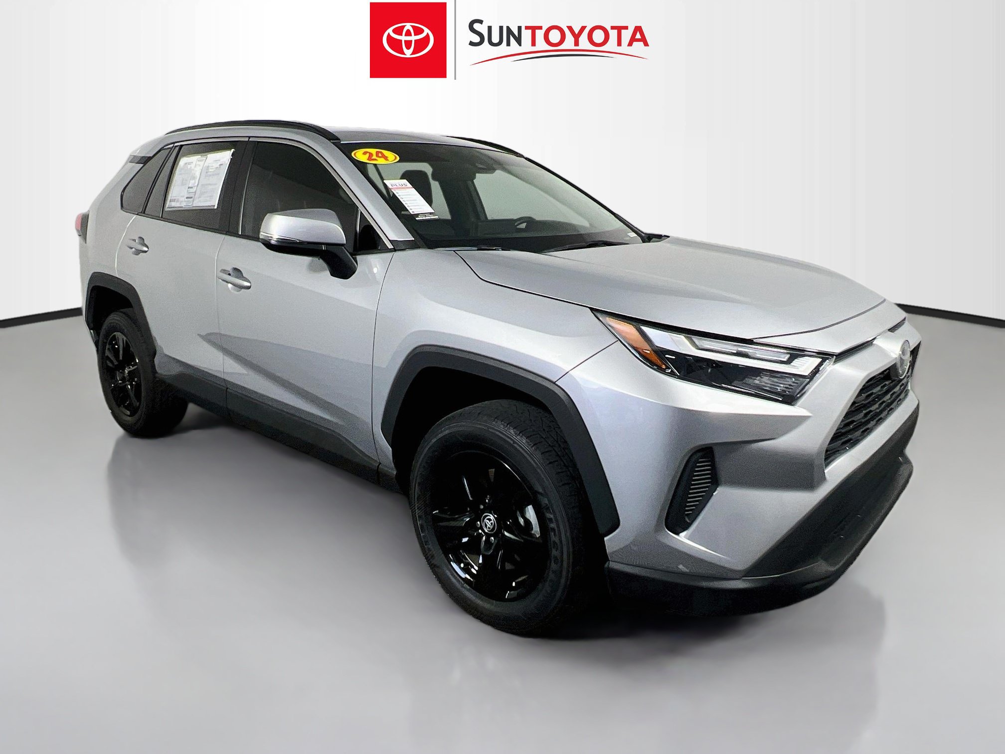 Used 2024 Toyota RAV4 XLE FWD image 1