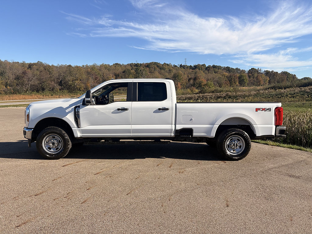 Used 2024 Ford F350 XL w/ FX4 Off-Road Package AWD/4WD image 2