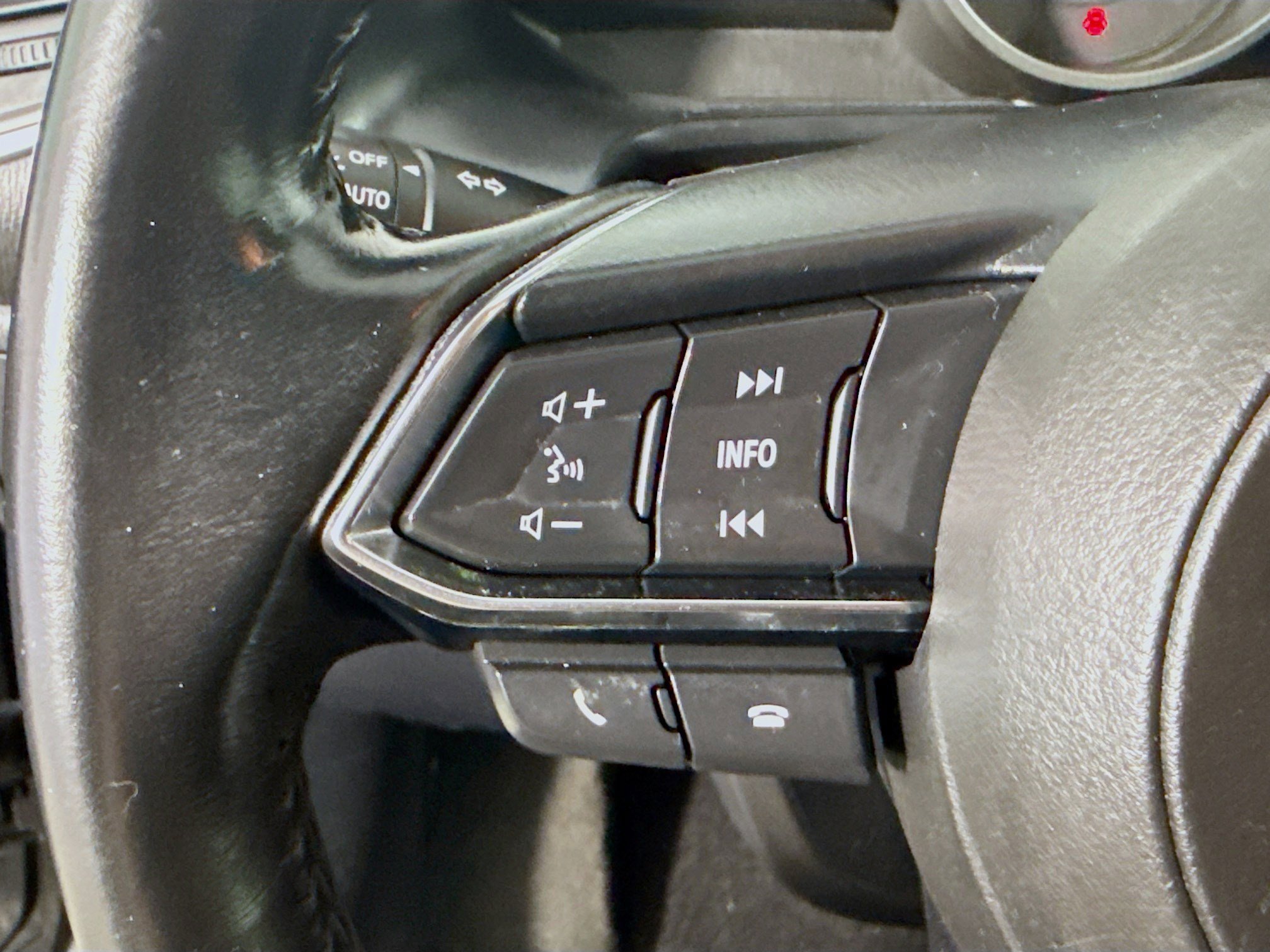 Used 2018 MAZDA MAZDA3 Touring image 14