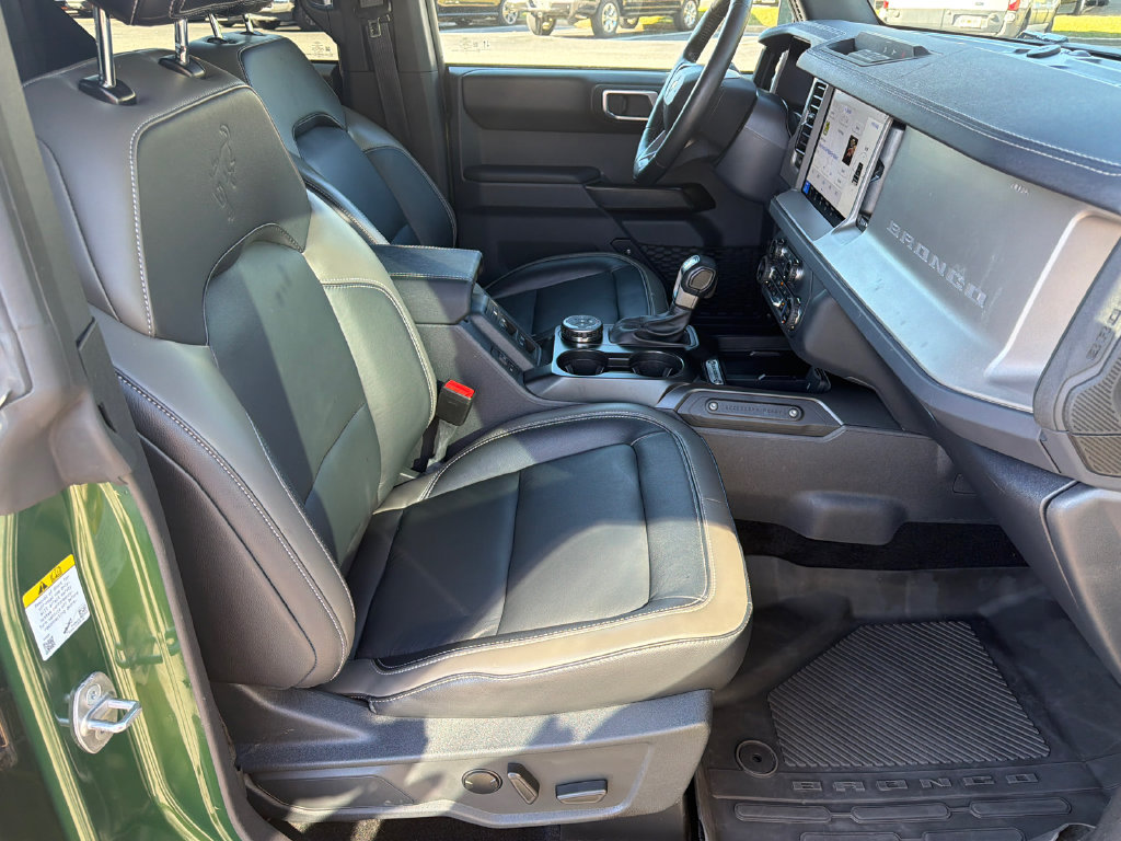 Used 2025 Ford Bronco Outer Banks AWD/4WD image 13
