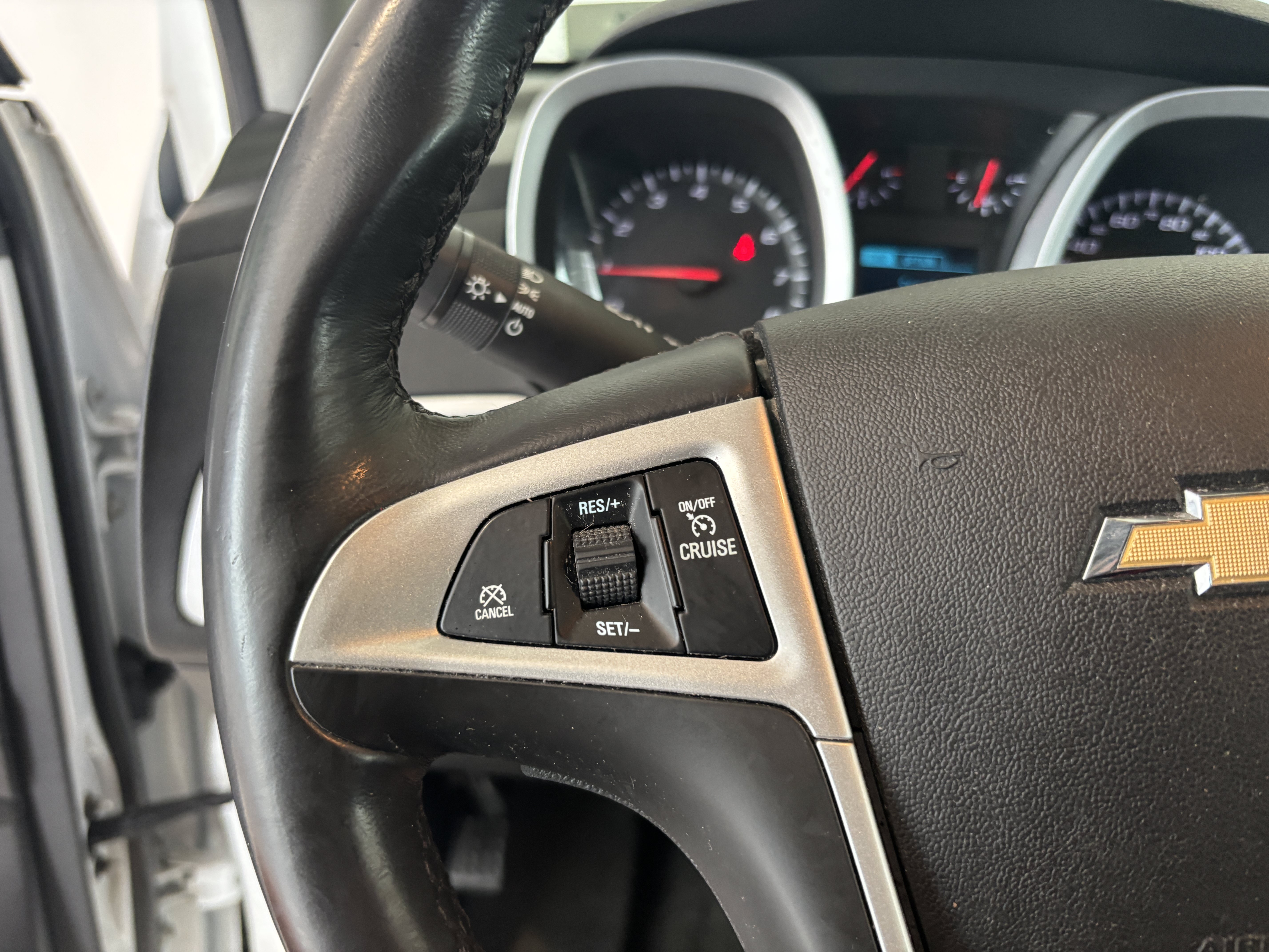 Used 2015 Chevrolet Equinox LT FWD image 12
