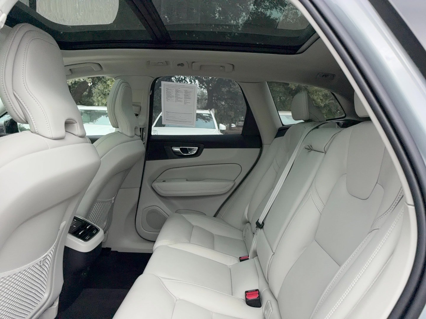 Certified 2026 Volvo XC60 B5 Ultra AWD/4WD image 16