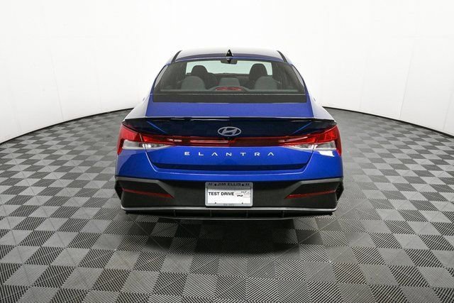 New 2025 Hyundai Elantra Sport image 4