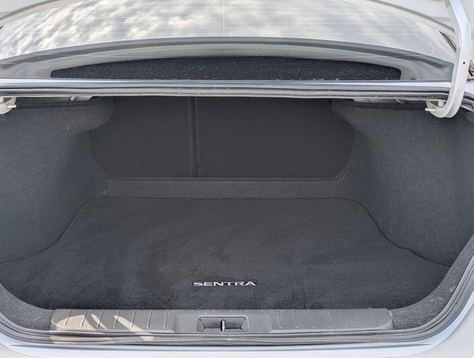 Used 2024 Nissan Sentra SR FWD image 7