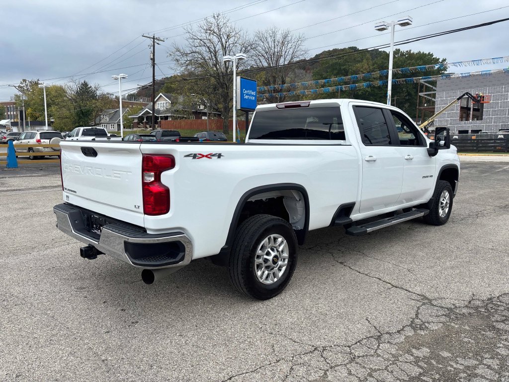 Used 2025 Chevrolet Silverado 2500 LT w/ Convenience Package AWD/4WD image 5
