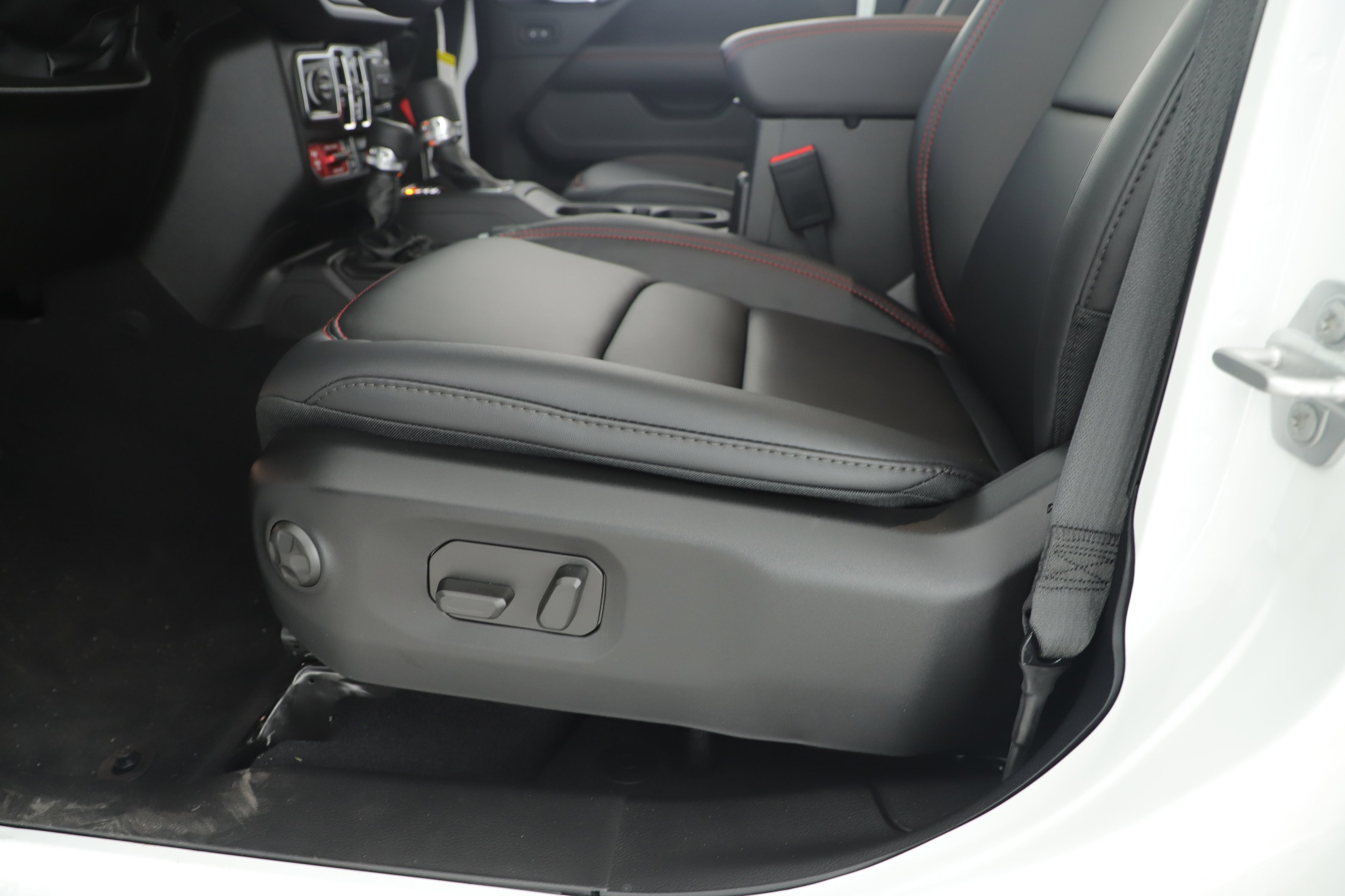 New 2025 Jeep Wrangler Unlimited Rubicon image 9