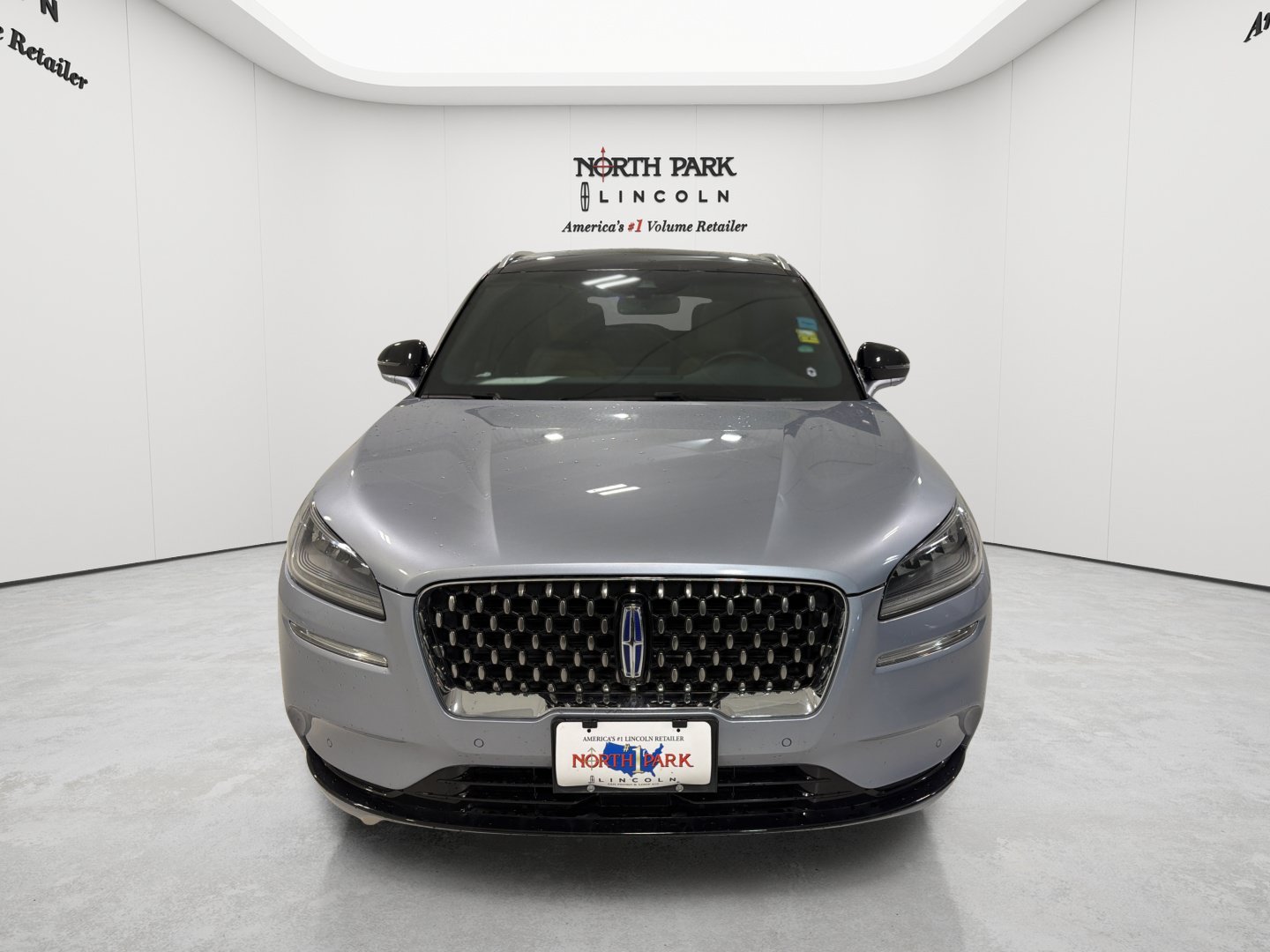 Used 2022 Lincoln Corsair Grand Touring w/ Towing Package AWD/4WD image 8