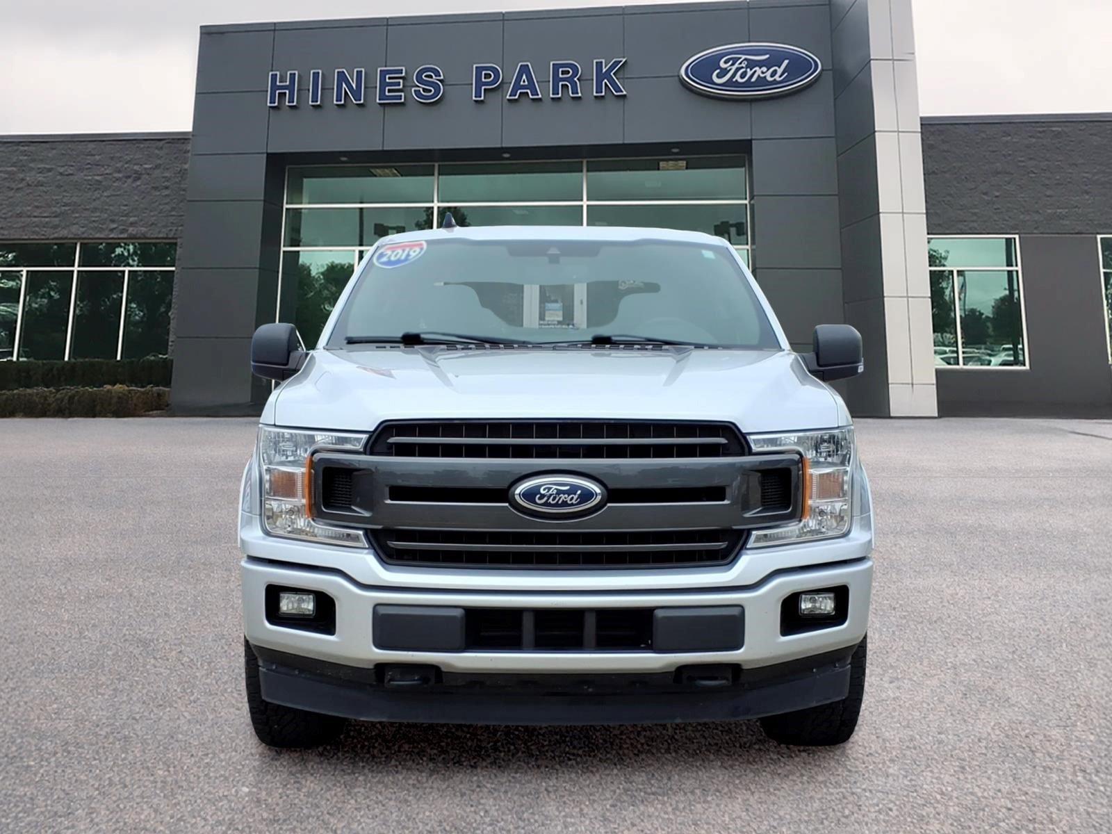 Used 2019 Ford F150 XLT w/ Equipment Group 302A Luxury AWD/4WD image 2