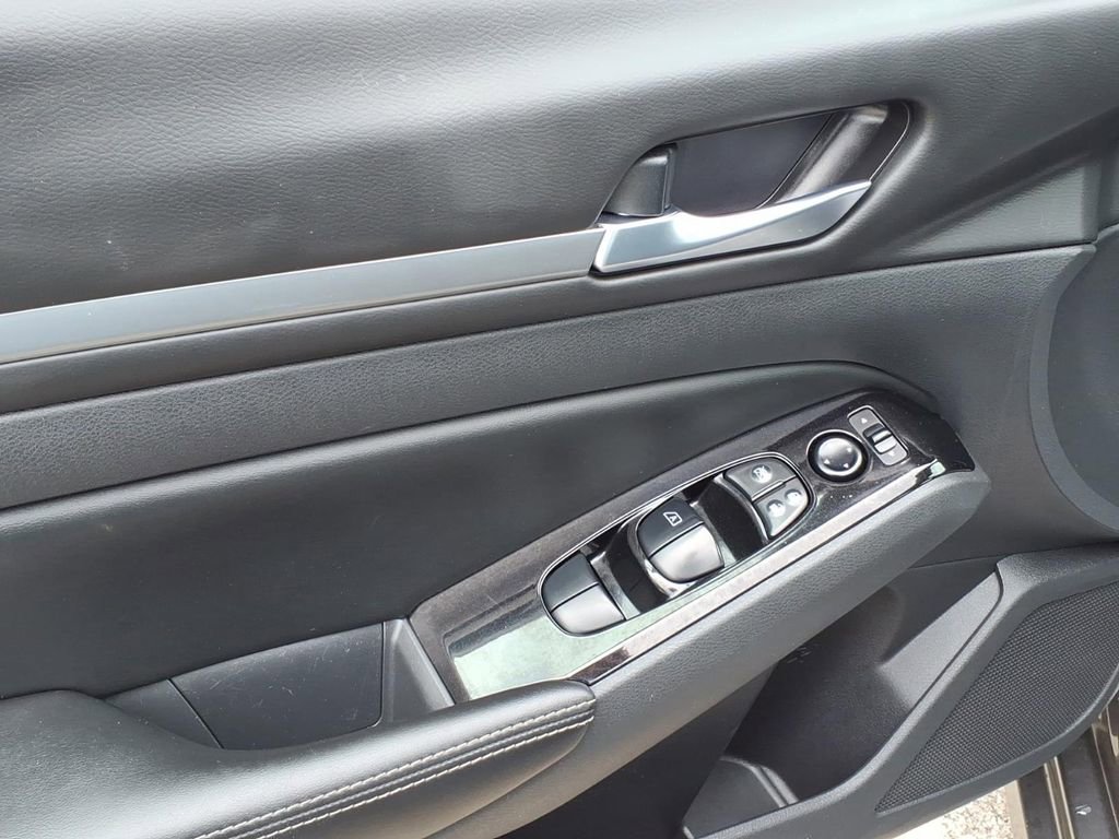 Used 2023 Nissan Altima 2.5 SV image 11