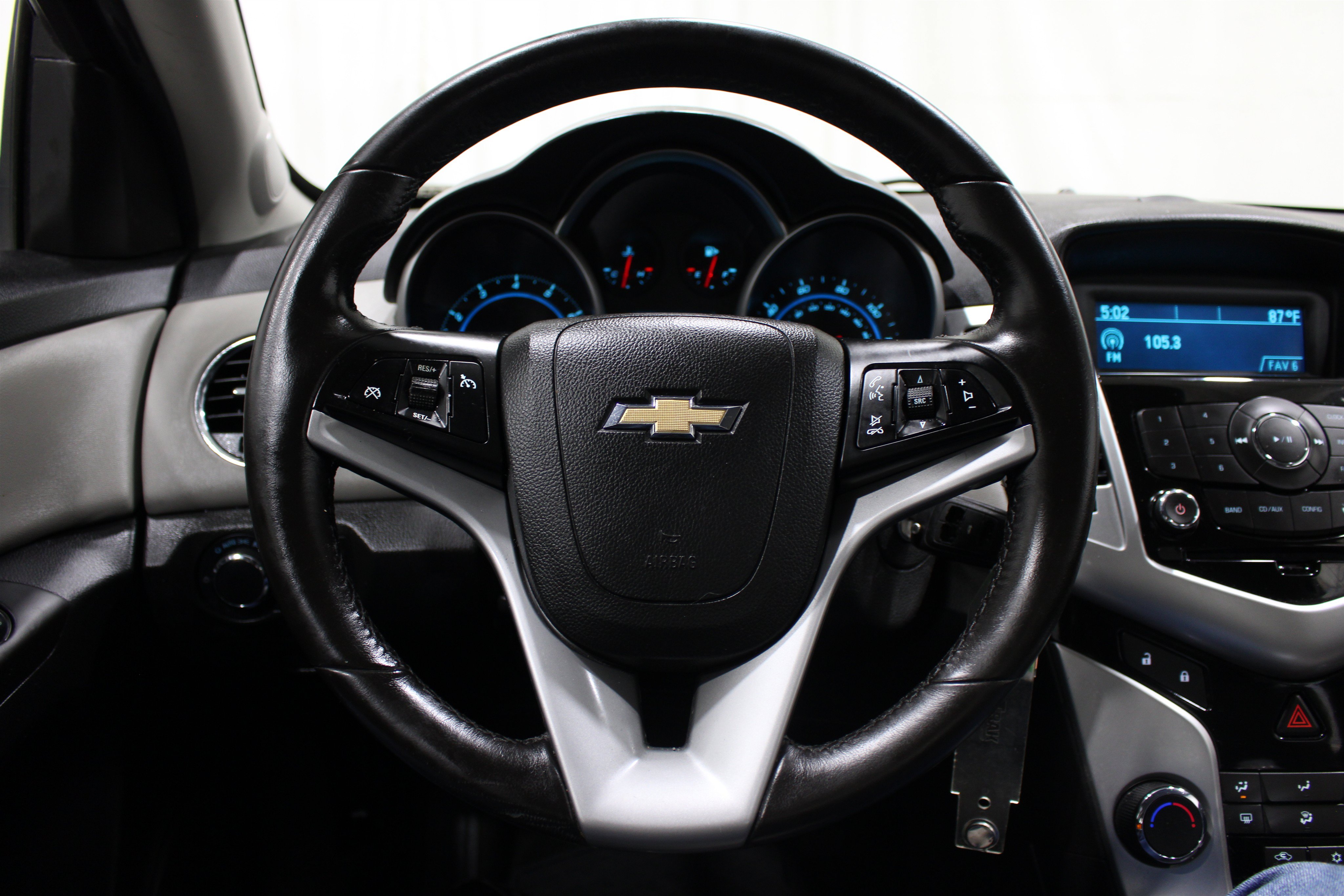 Used 2014 Chevrolet Cruze LT FWD image 9