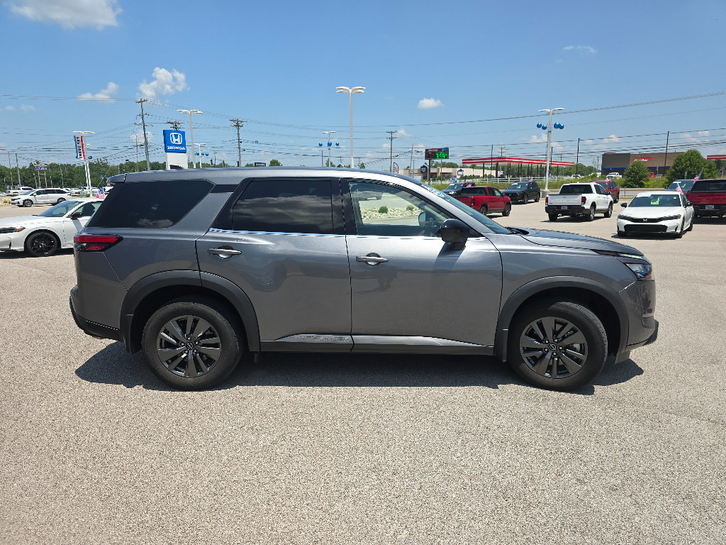 Used 2023 Nissan Pathfinder S FWD image 7
