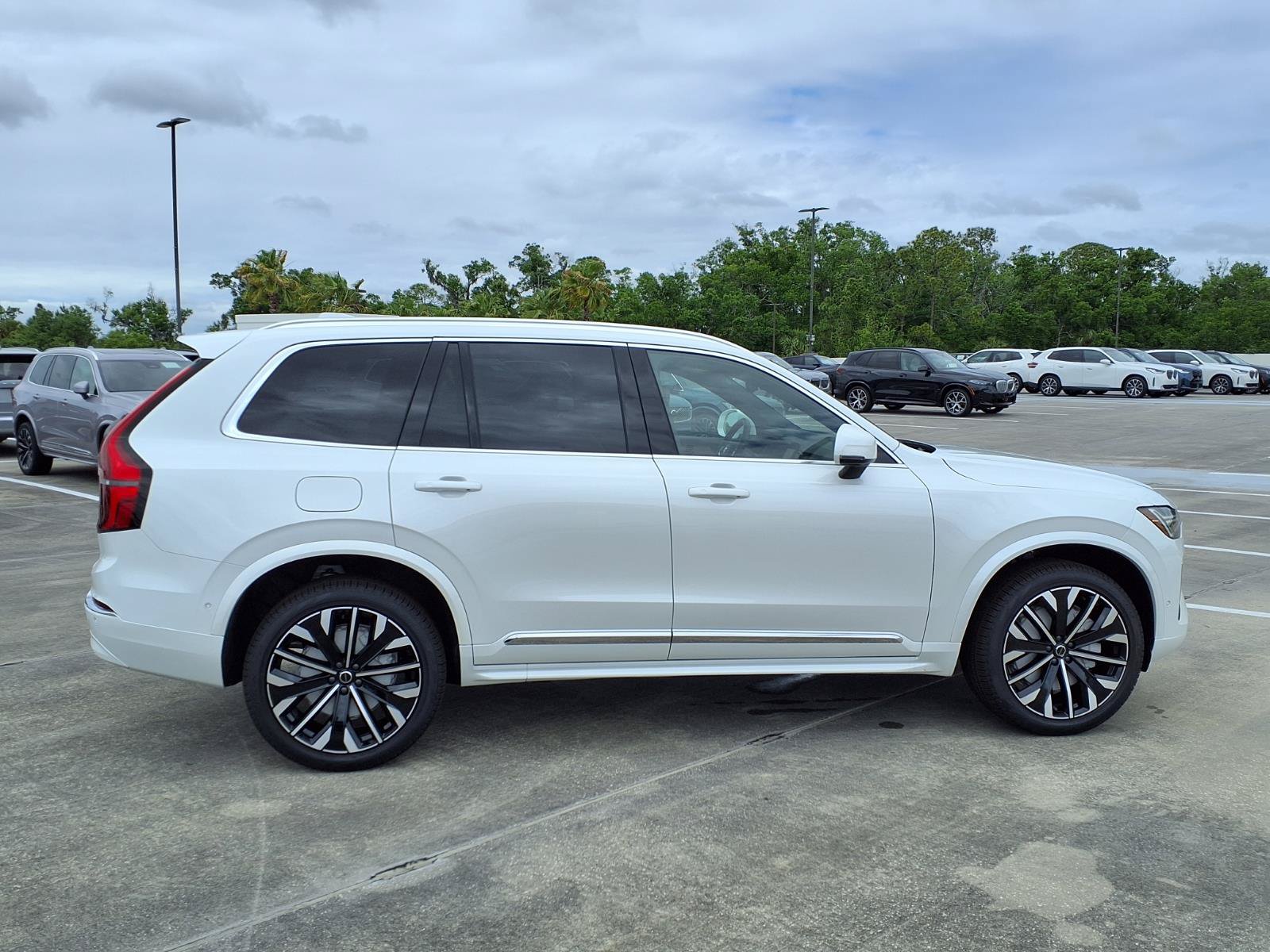 New 2026 Volvo XC90 B5 Ultra w/ Protection Package Premier AWD/4WD image 8