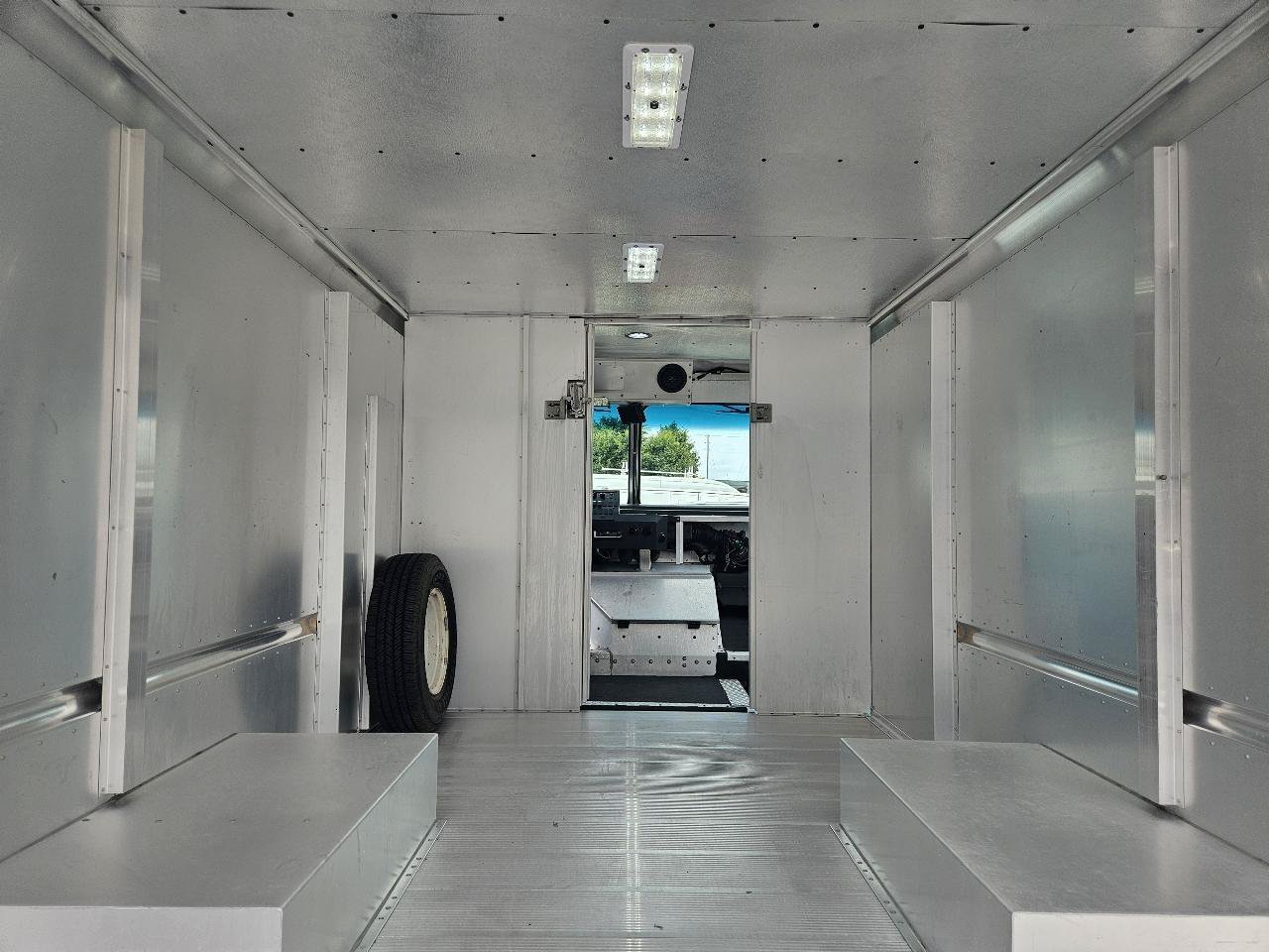 Used 2015 Ford E-350 and Econoline 350 Super Duty w/ A/C Prep Package RWD image 15
