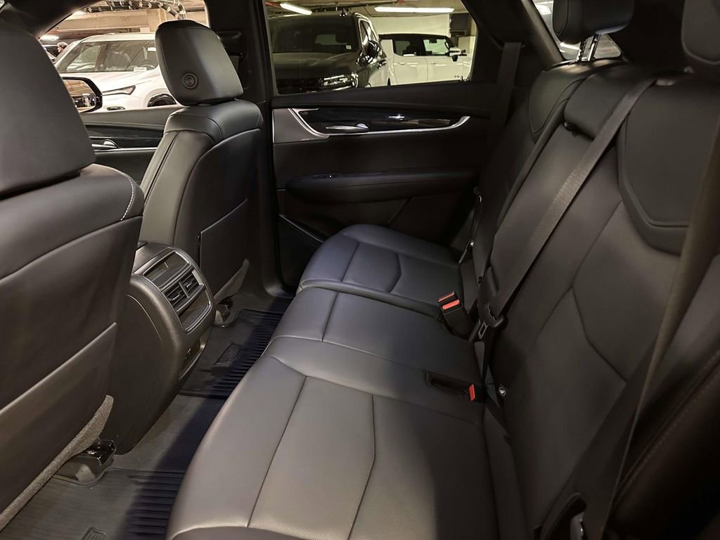 Used 2023 Cadillac XT5 Premium Luxury AWD/4WD image 17