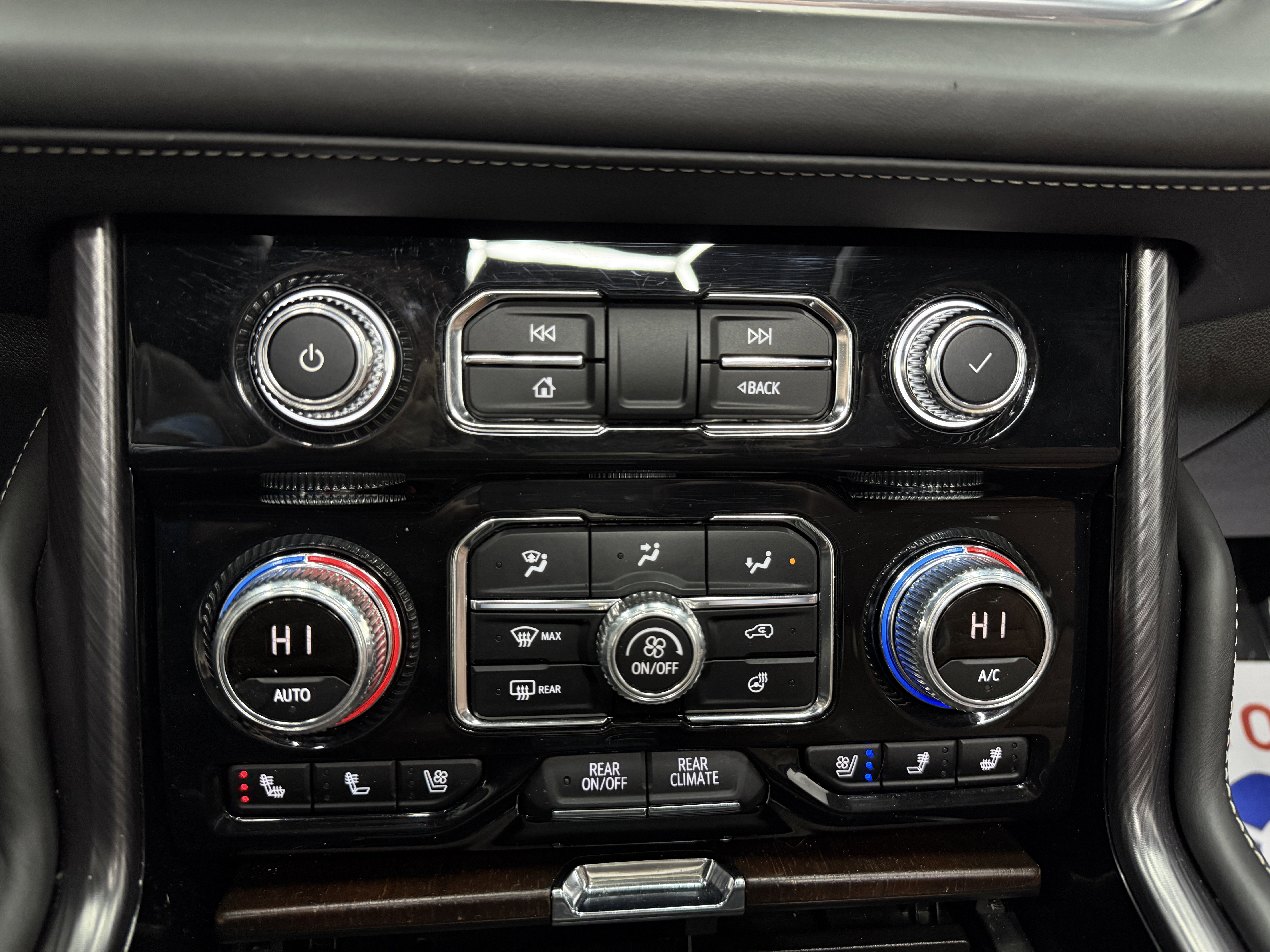 Used 2023 GMC Yukon XL Denali Ultimate image 23