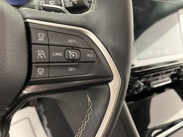 Used 2023 Jeep Grand Cherokee L Laredo w/ Luxury Tech Group I image 22