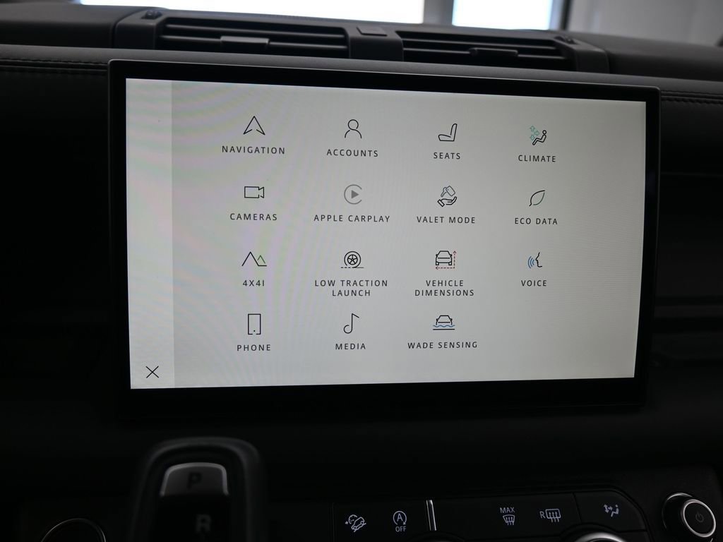 Used 2023 Land Rover Defender 90 X image 24