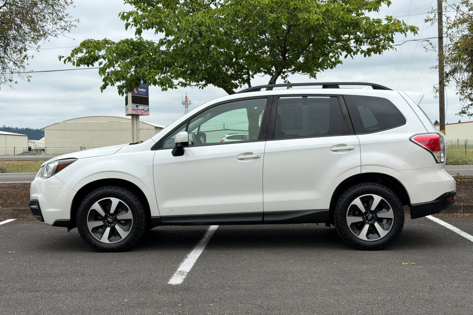 Used 2018 Subaru Forester 2.5i Premium w/ All-Weather Package AWD/4WD image 7