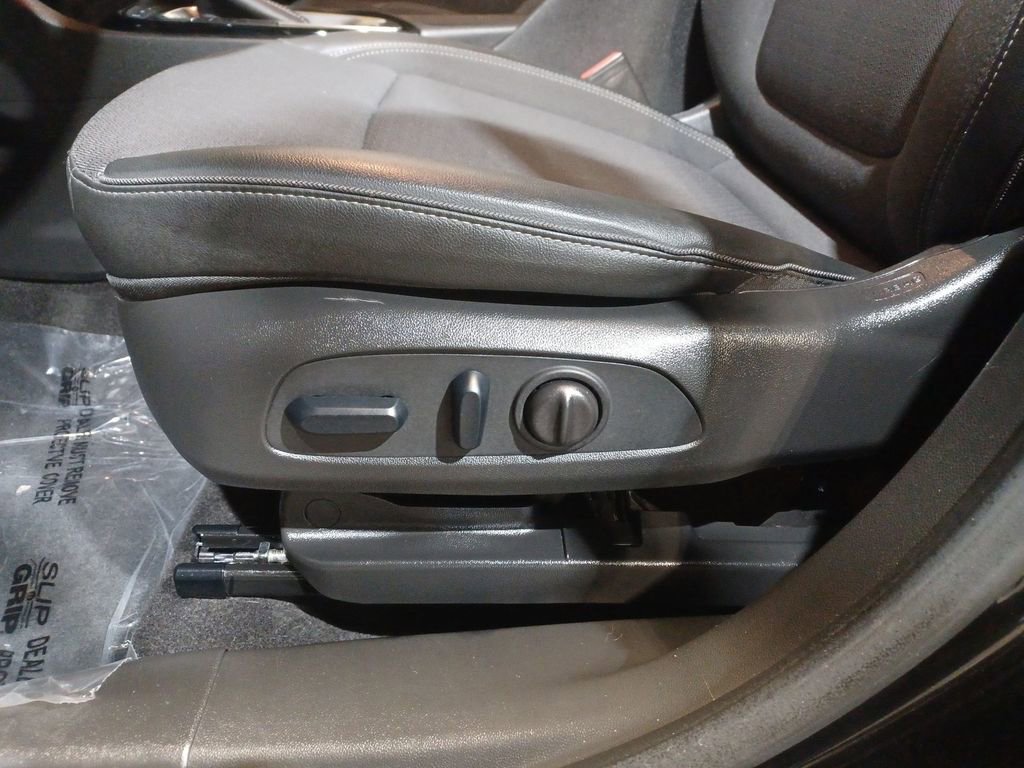 Used 2023 Buick Encore GX Preferred w/ Cold Weather Comfort Package image 14