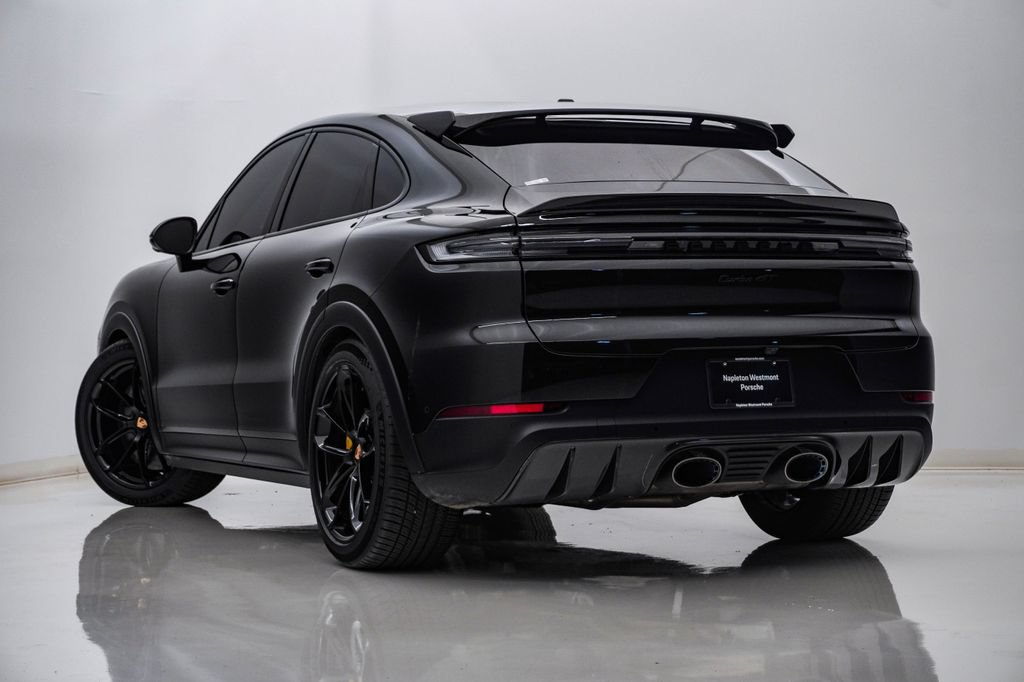 Certified 2025 Porsche Cayenne Turbo GT AWD/4WD image 3
