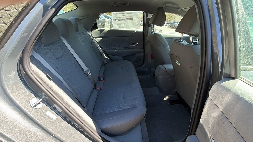 New 2026 Hyundai Elantra SE image 15